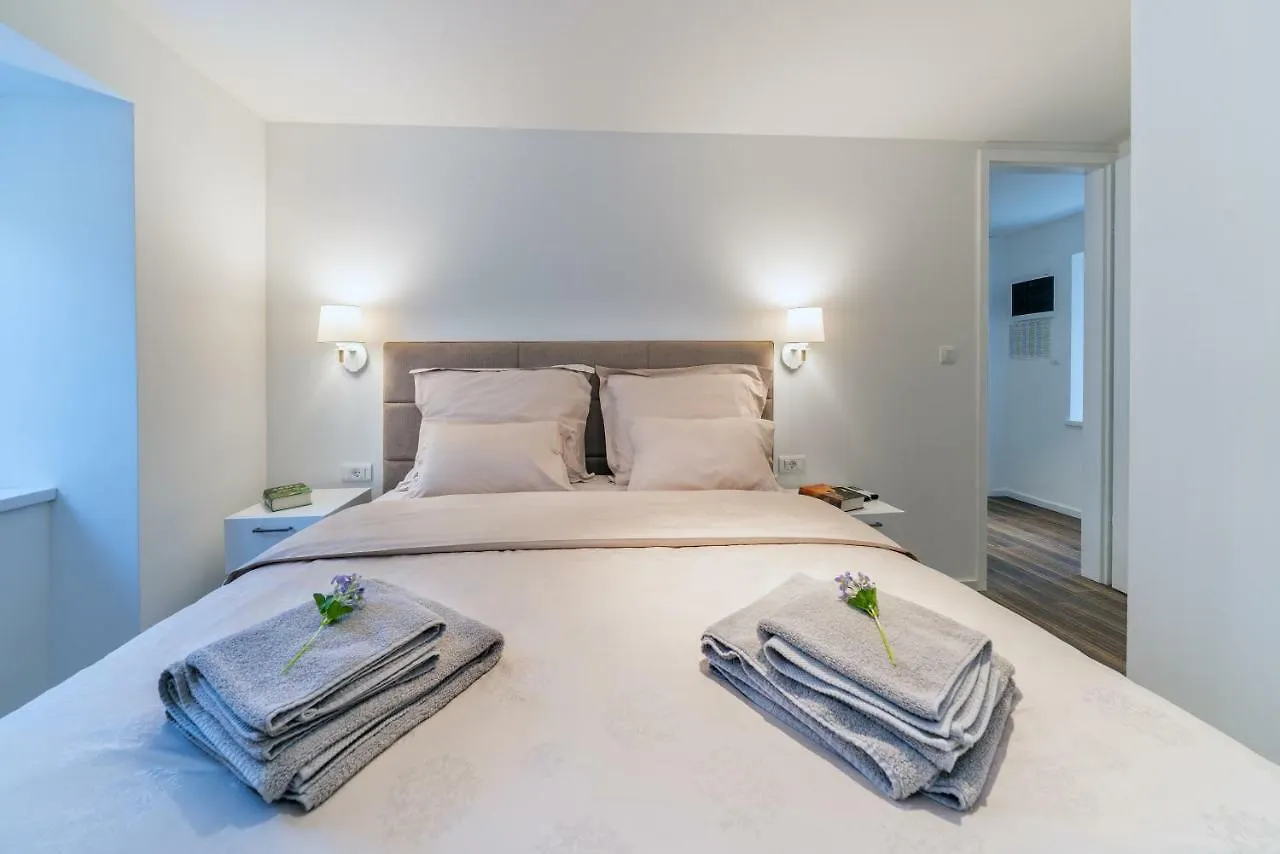 Feel Like An Emperor Apartments Split 0*,  Croacia