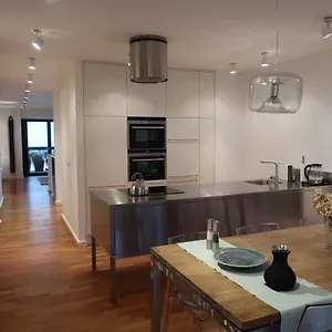 luxury-apartment-125m2-in-central-prague.praguehotelsweb.com/