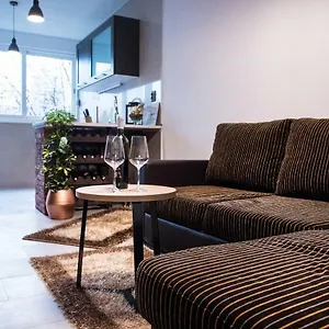 Deni Luxury Split